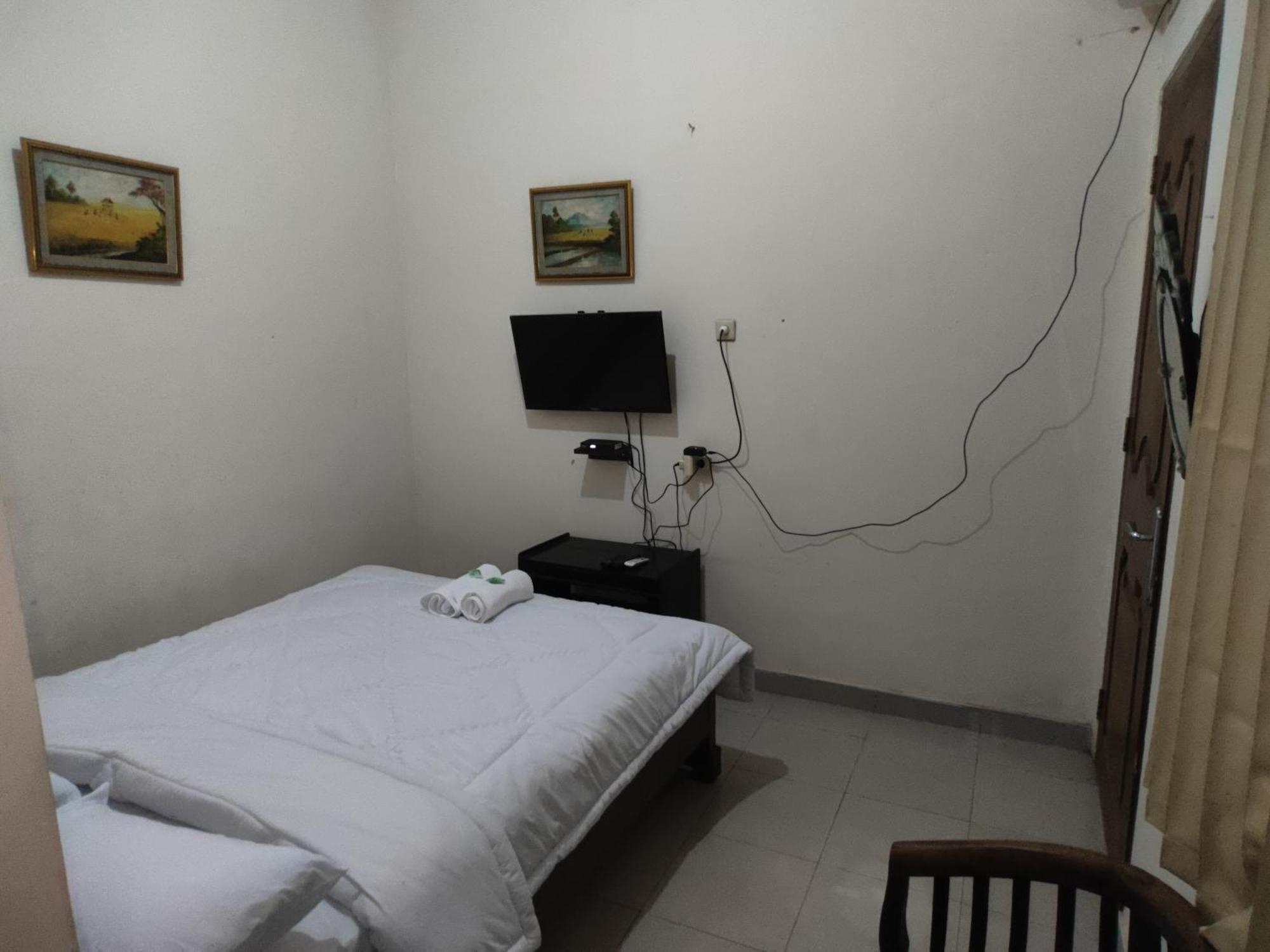 Tirto 27 Homestay 요그야카르타 외부 사진