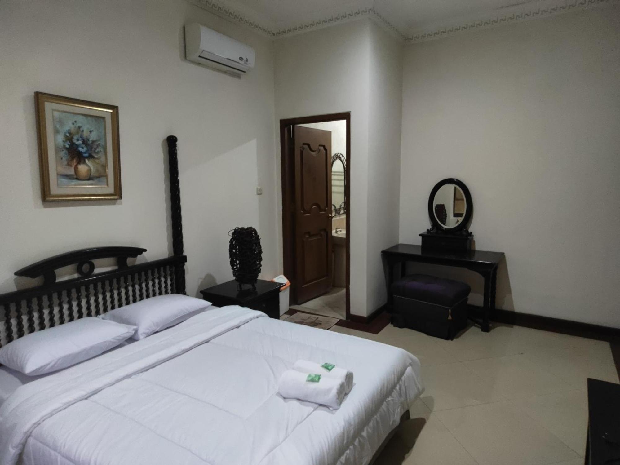 Tirto 27 Homestay 요그야카르타 외부 사진